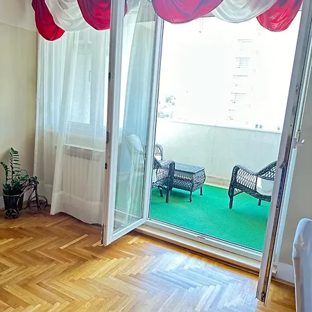 Forty Two Apartman